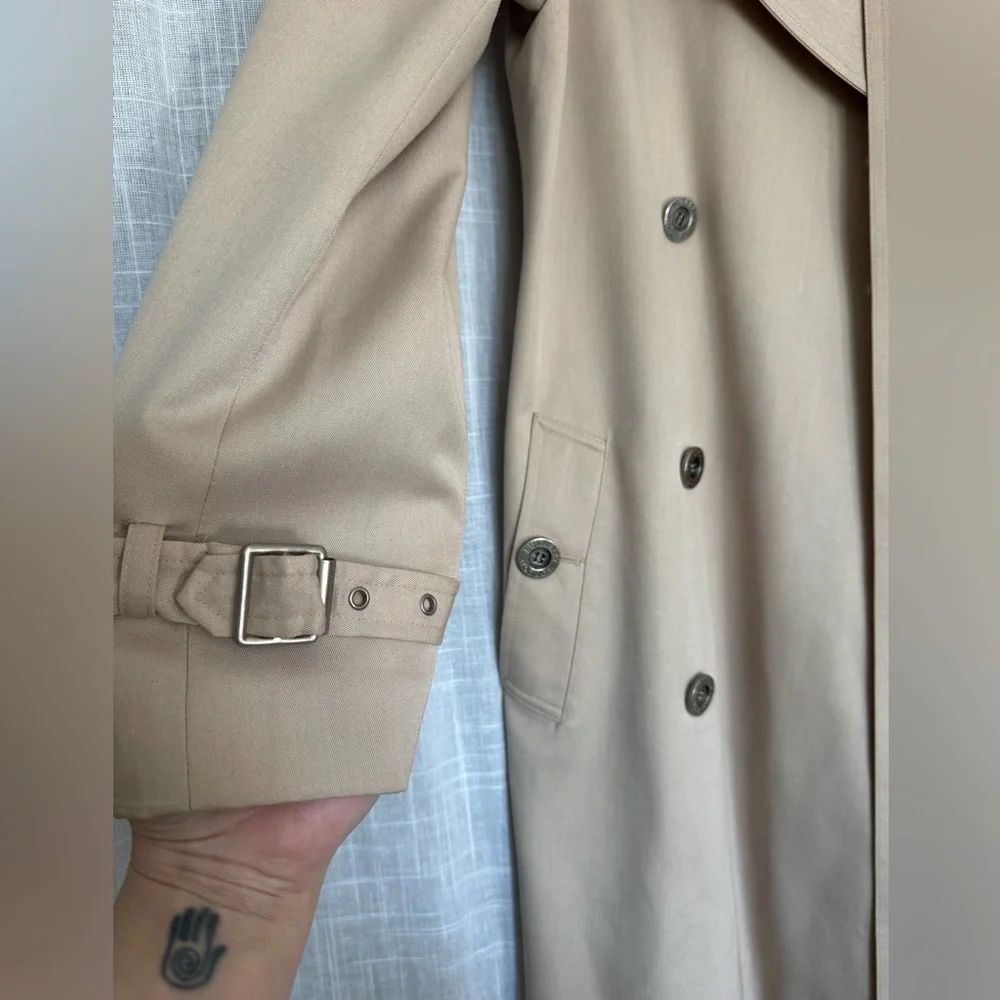 Burberry Beige Trench Coat - Picture 7 of 16